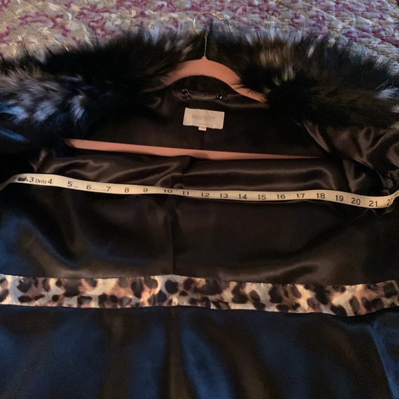 Laundry by Shelli Segal black coat with faux-fur armpit to armpit 21 inch - Picture 8 of 8